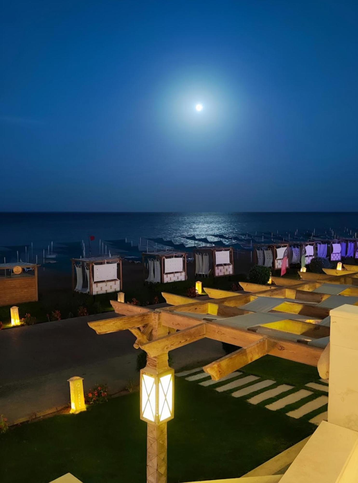 Luxury Beachfront Studio- Foreign Nationals Only Hurghada Exterior foto