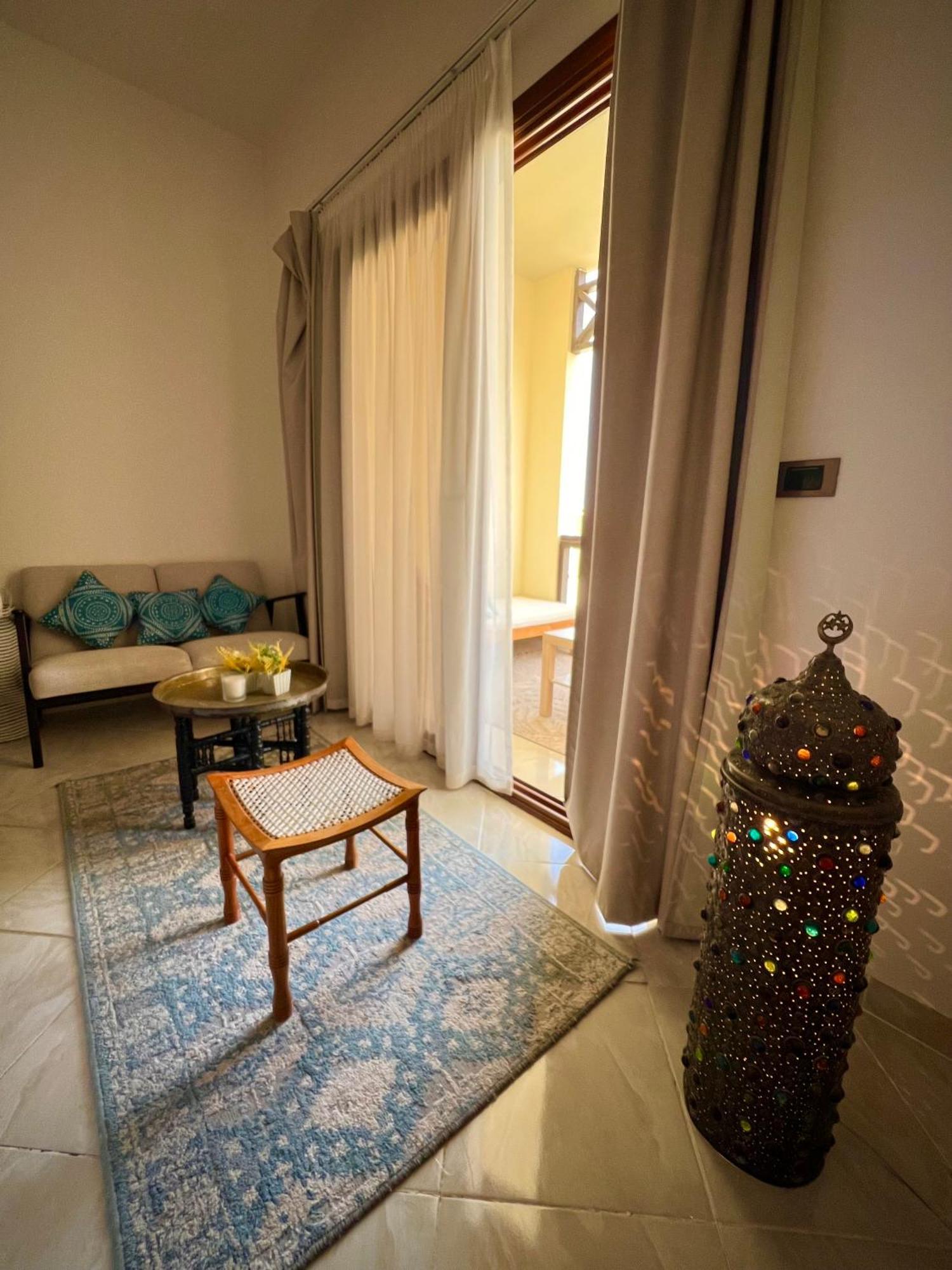 Luxury Beachfront Studio- Foreign Nationals Only Hurghada Exterior foto