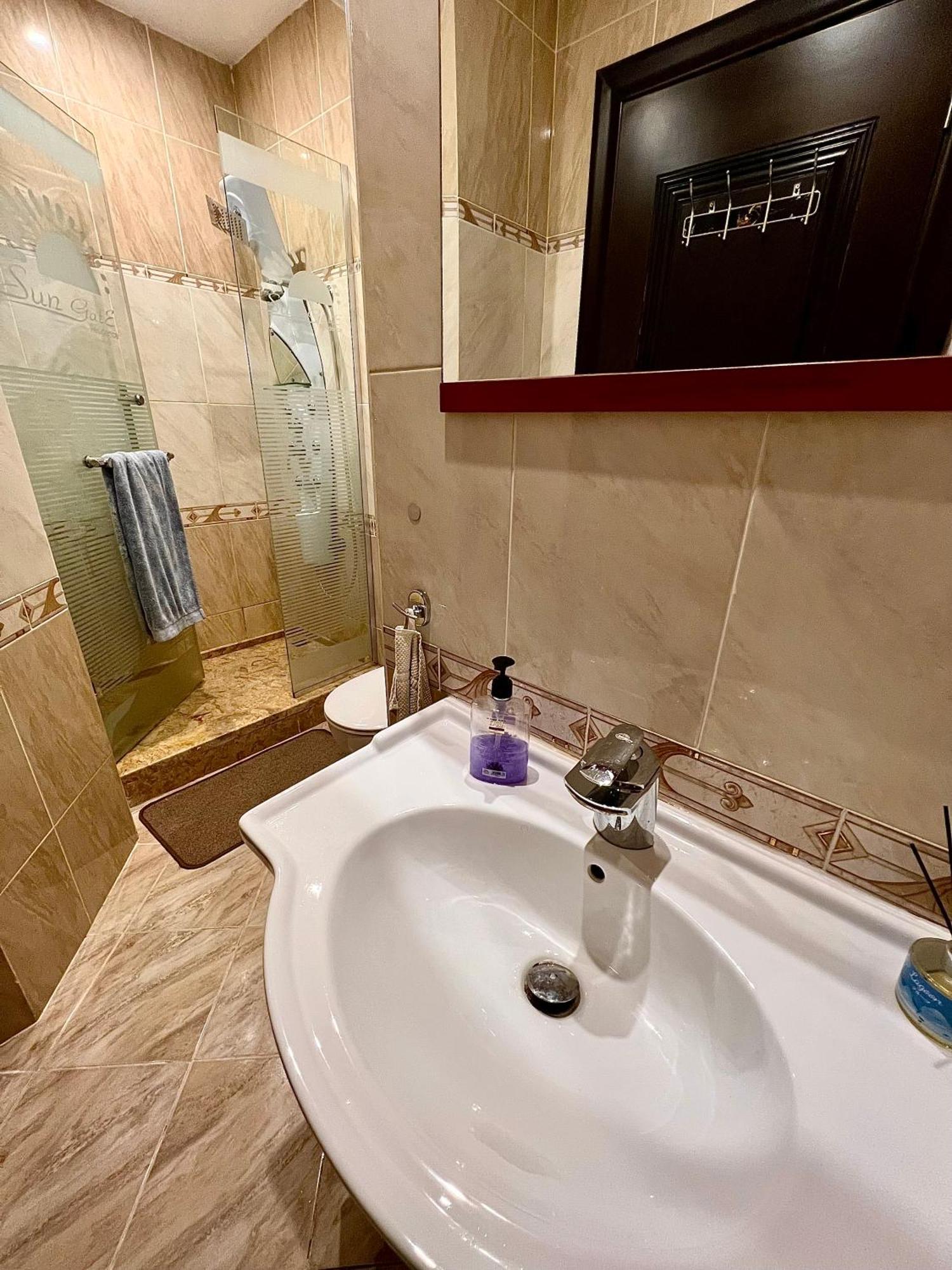 Luxury Beachfront Studio- Foreign Nationals Only Hurghada Exterior foto